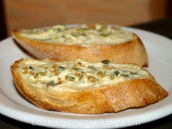 Garlic Cream Cheese Crostini Garlic Cream Cheese Crostini