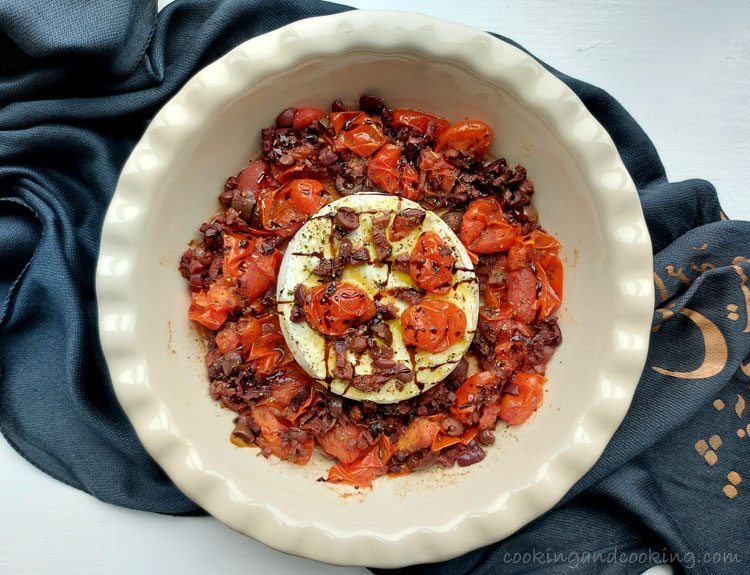 Baked Brie with Olives & Tomatoes Baked Brie with Olives & Tomatoes