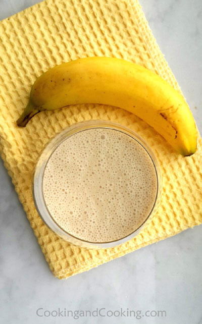 banana-smoothie banana-smoothie