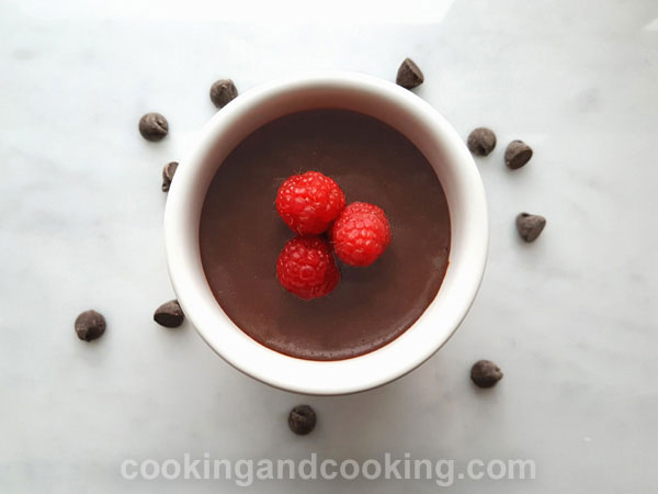 Chocolate Mousse with Marshmallows Chocolate Mousse with Marshmallows