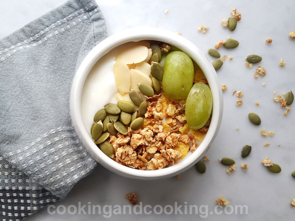 Granola Yogurt Breakfast Bowl Granola Yogurt Breakfast Bowl