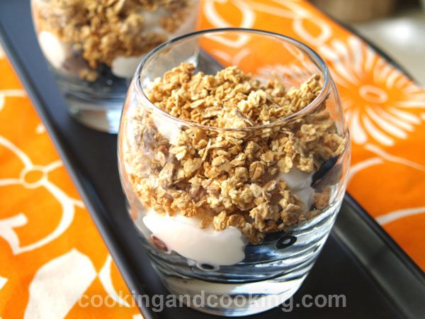 Granola Yogurt Parfait Granola Yogurt Parfait
