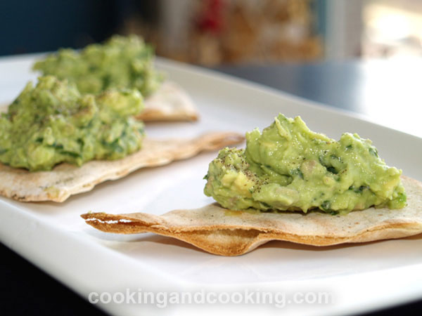 Lemon Avocado on Pita Bread Lemon Avocado on Pita Bread