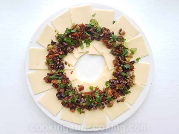 Marinated Olive Cheese Ring Marinated Olive Cheese Ring