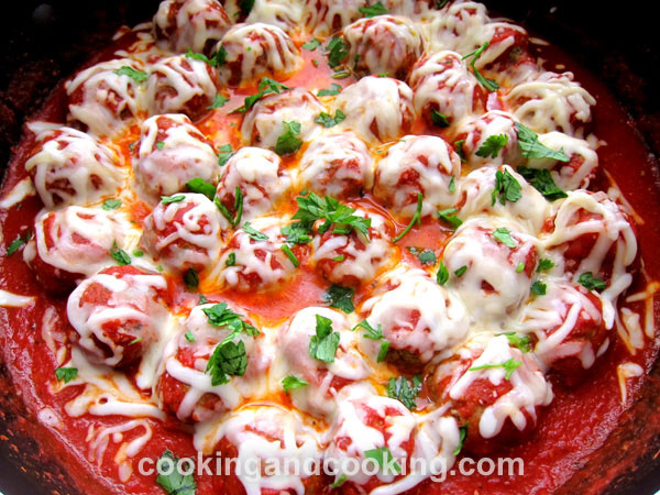 Meatballs in Marinara Sauce Meatballs in Marinara Sauce