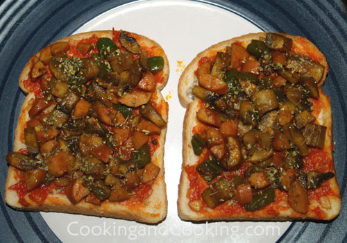 Mushroom and Sausage Pizza Toast Mushroom and Sausage Pizza Toast