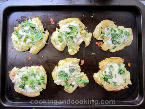 Smashed Potatoes with Cheese Smashed Potatoes with Cheese