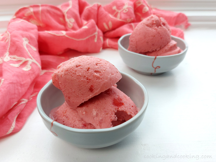 Strawberry Frozen Yogurt Strawberry Frozen Yogurt