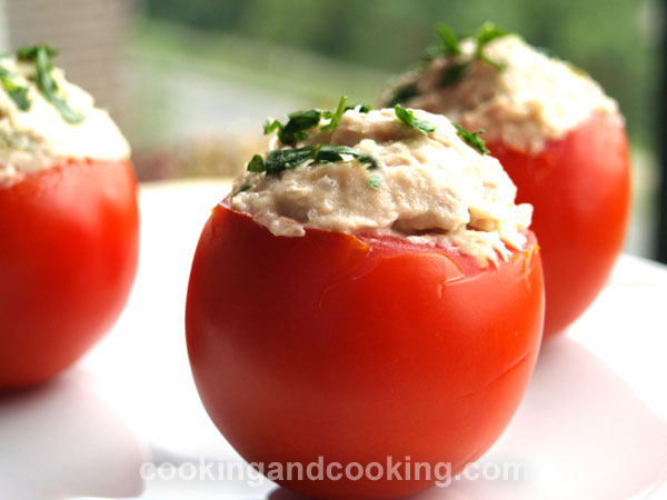 Stuffed Tomatoes with Tuna Salad Stuffed Tomatoes with Tuna Salad
